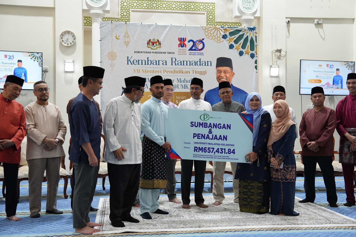 Majlis penyerahan cek UMK